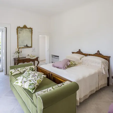 Palazzo Cacace Relais Affittacamere 4*