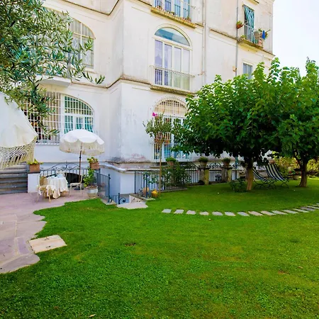 Palazzo Cacace Relais Vendégház 4*